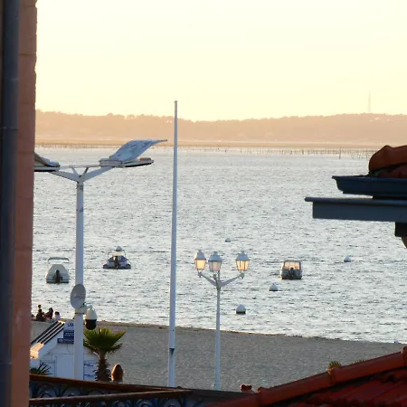 Hyper Centre 公寓 阿卡雄