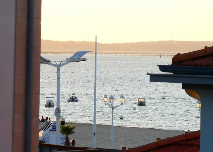 Hyper Centre アパート アルカション